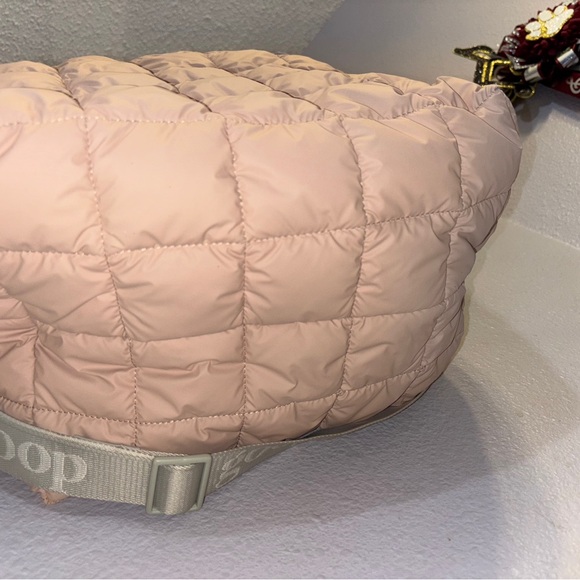 Vee Collective Berlin Large Quilted Porter Basque Matte Pink Tote Bag NWOT. - Picture 3 of 4